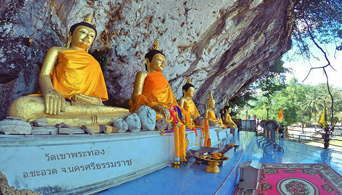 พระพุทธรูปที่วัดเขาพระทอง