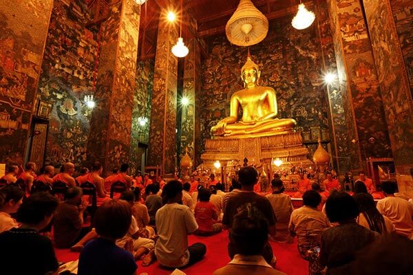 pray to the buddha