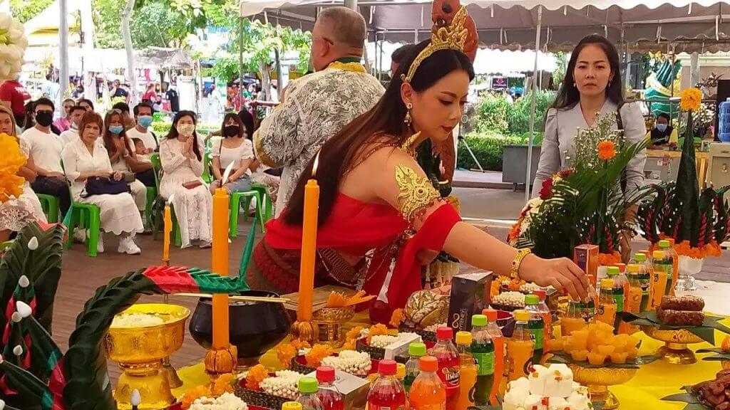 พิธีบวงสรวง พ่อปู่ศรีสุทโธ และ แม่ย่าศรีปทุมมา