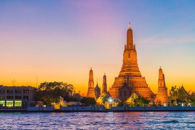 วัดริมแม่น้ำเจ้าพระยา