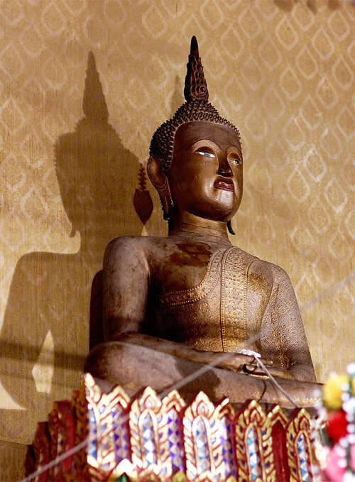 หลวงพ่อปากแดง นครนายก