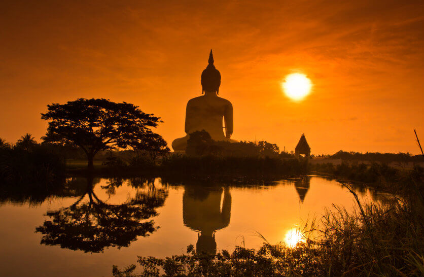 พระพุทธรูปหันหลัง