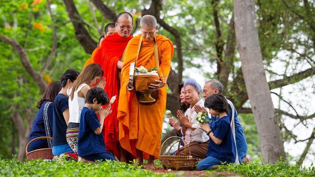 ไหว้พระสงฆ์
